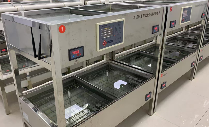 Laboratorion ruostumattomasta teräksestä valmistetun sementin koventamisen veden kylpysäiliö